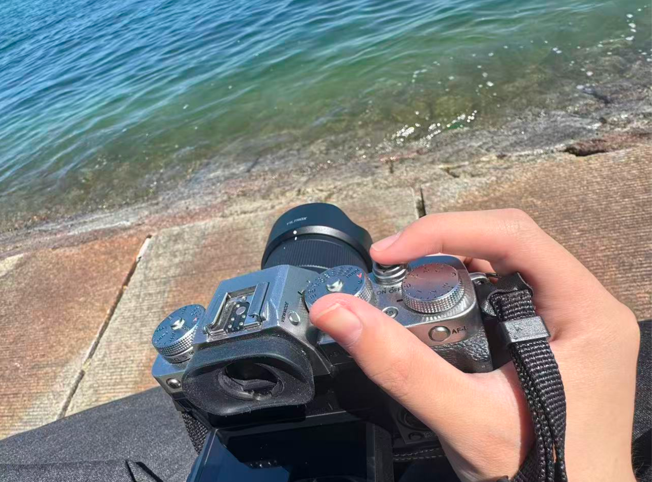 海边使用相机记录生活